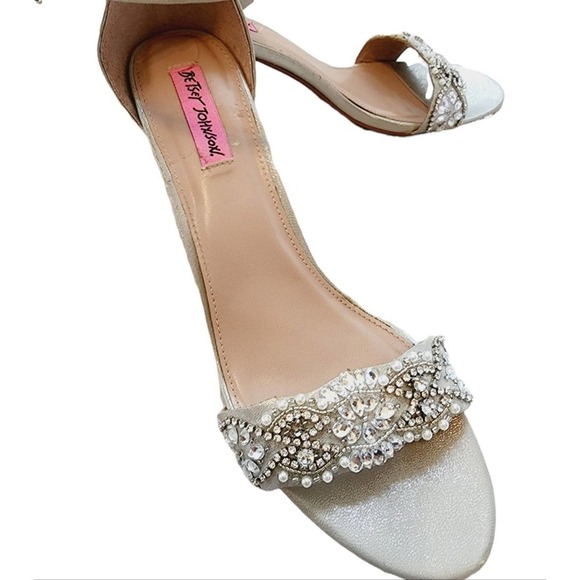 BETSEY JOHNSON GABRIAL JEWELED GRAY SPRAPPY HEELS SIZE 11 - Picture 1 of 11